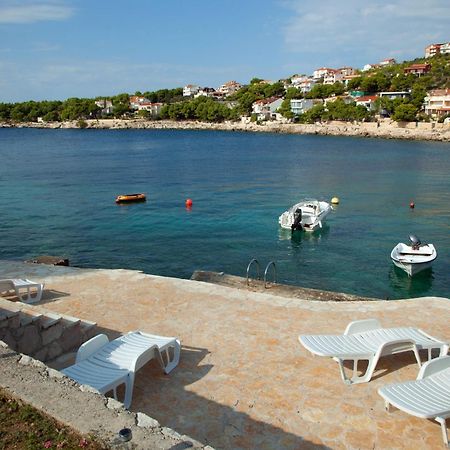 Apartments By The Sea Bilo, Primosten - 14601 Bagian luar foto