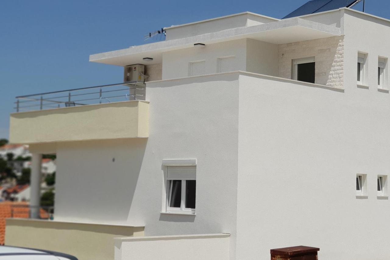 Apartments By The Sea Bilo, Primosten - 14601 Bagian luar foto