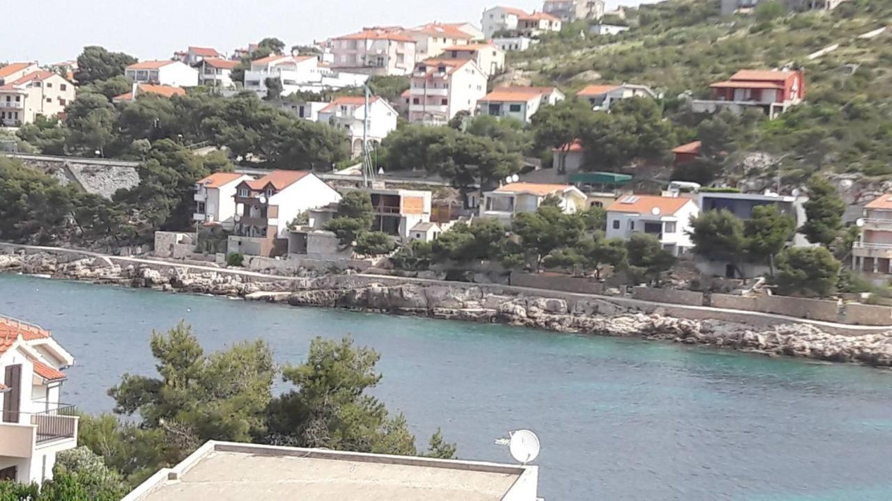 Apartments By The Sea Bilo, Primosten - 14601 Bagian luar foto