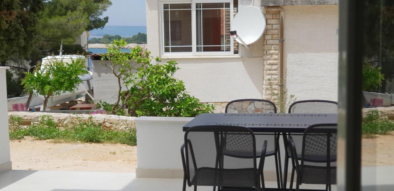 Apartments By The Sea Bilo, Primosten - 14601 Bagian luar foto