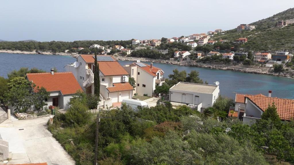Apartments By The Sea Bilo, Primosten - 14601 Bagian luar foto