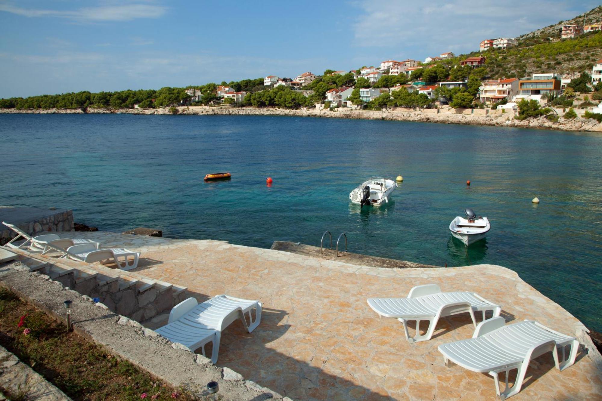 Apartments By The Sea Bilo, Primosten - 14601 Bagian luar foto