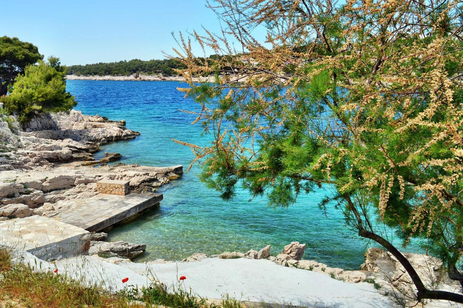 Apartments By The Sea Bilo, Primosten - 14601 Bagian luar foto